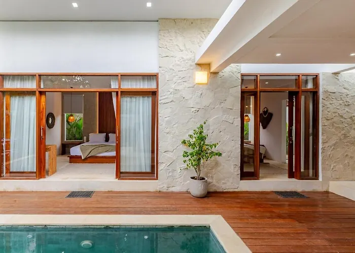 Villa Apatura Near Padang Padang